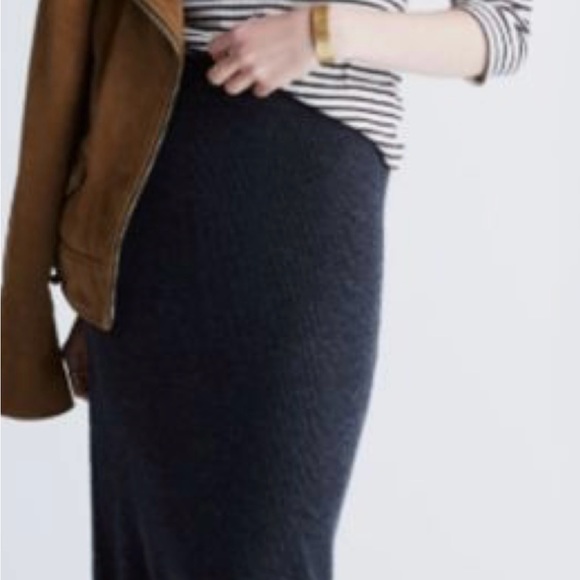 Madewell merino and alpaca blend pencil skirt. Dark grey. Xsmall. - Picture 3 of 5